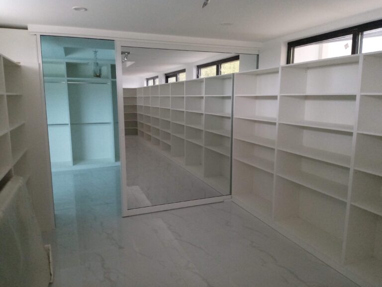 Home Walk in wardrobe